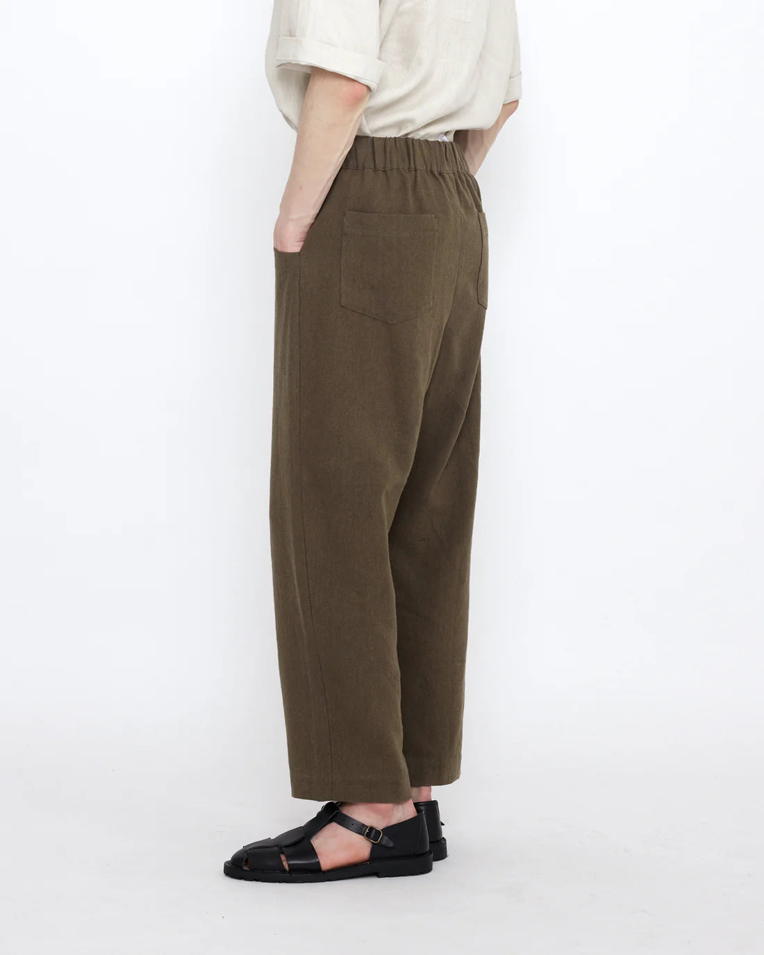 7115 by Szeki Signature Curve Legged Trouser